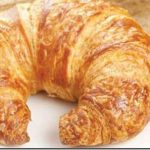 กำเนิดครัวซองต์ croissant-cut